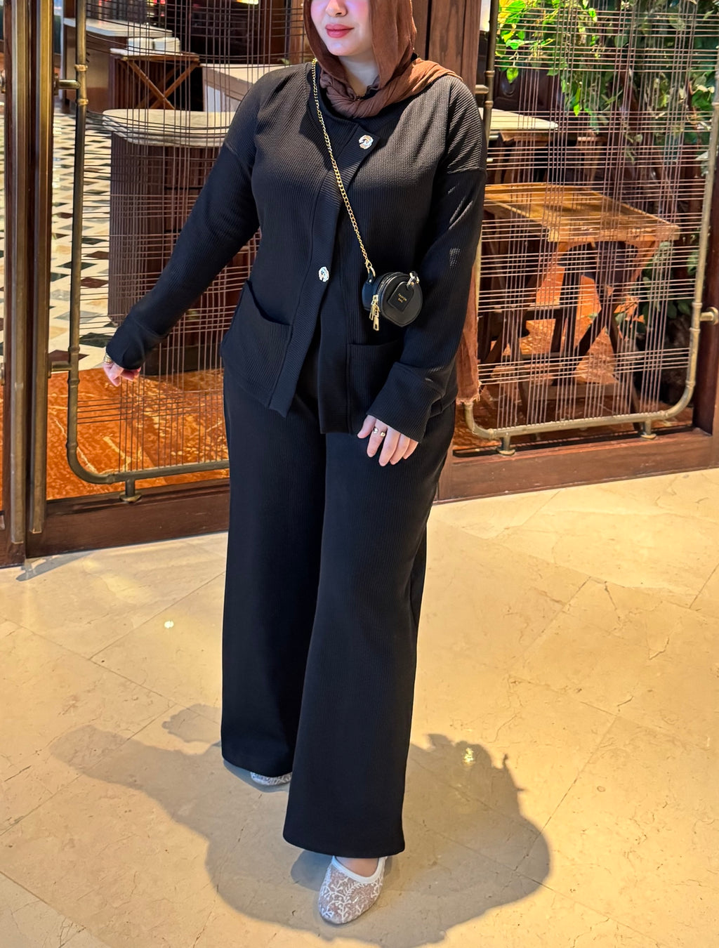 Ozge Black Suit