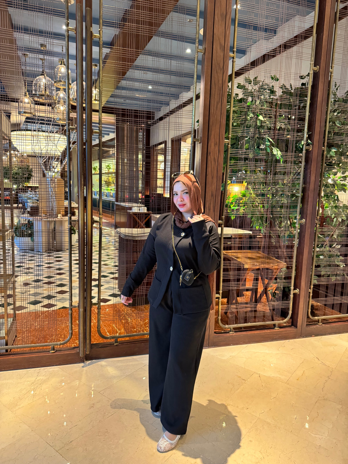 Ozge Black Suit